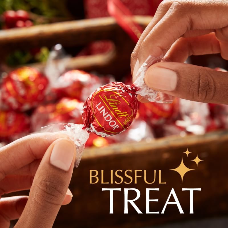 Lindt Lindor Milk Chocolate Truffles Box Small | 37g | Chocolate Truffles with a Smooth Melting Filling | Gift Present for Him and Her | Christmas, Birthday, Celebrations, Congratulations, Thank you