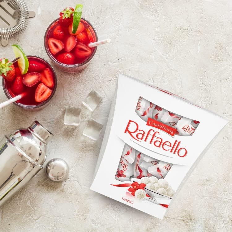 Ferrero Raffaello Pralines, Christmas Chocolate Gift, Gifts for Women and Men, Coconut Speciality with Coconut Filling and a Whole Almond, Box of 23 (230g)