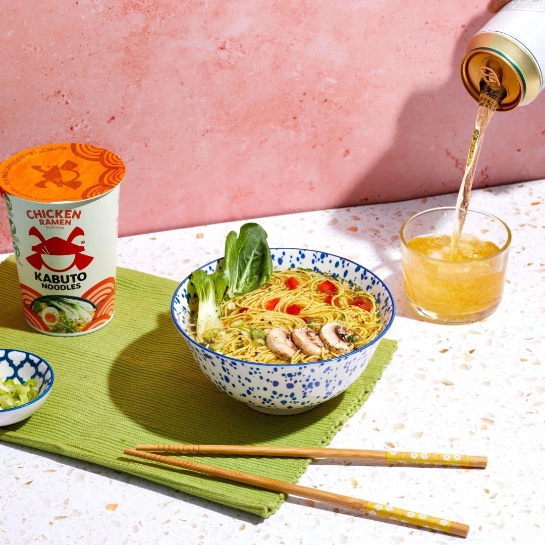 Kabuto Noodles | Chicken Ramen Flavour Instant Noodles | Pack of 6 x 65g Instant Pots