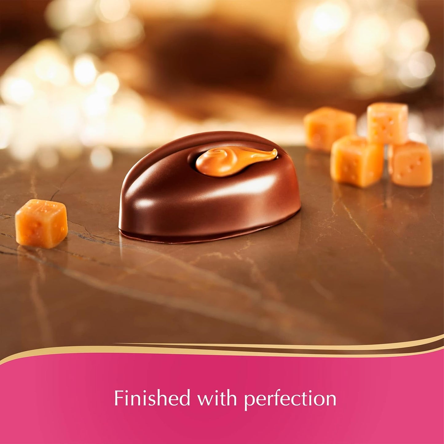 Lindt Master Chocolatier Collection - 31 Assorted Milk, Dark and White Chocolates, Large Box, 320g - Gift Present or Sharing Box - Valentine's Day, Birthday, Celebrations, Congratulations